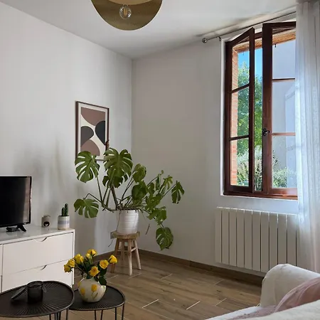 펜션 Maison De Ville, Jardin Privatif Et Stationnement *
